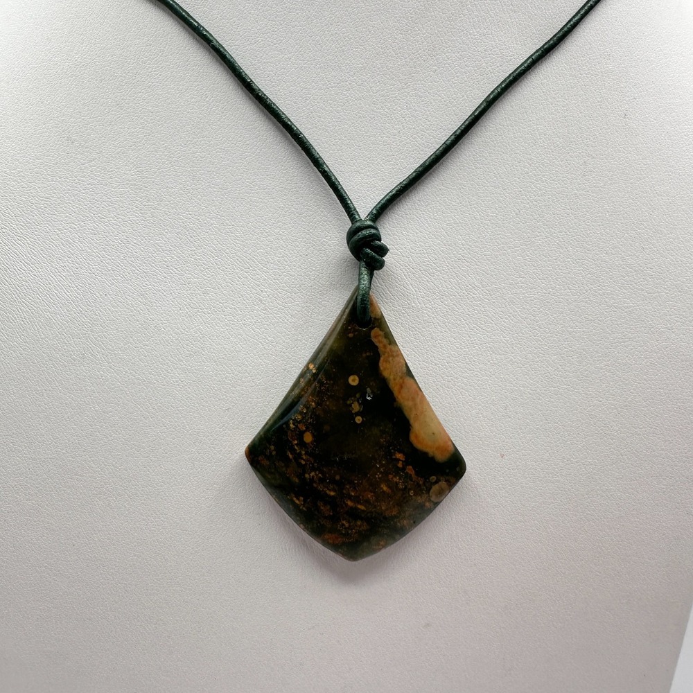 Vintage 90s Green Lozenge Jasper Pendant Necklace Rustic Tone Women's Jewelry